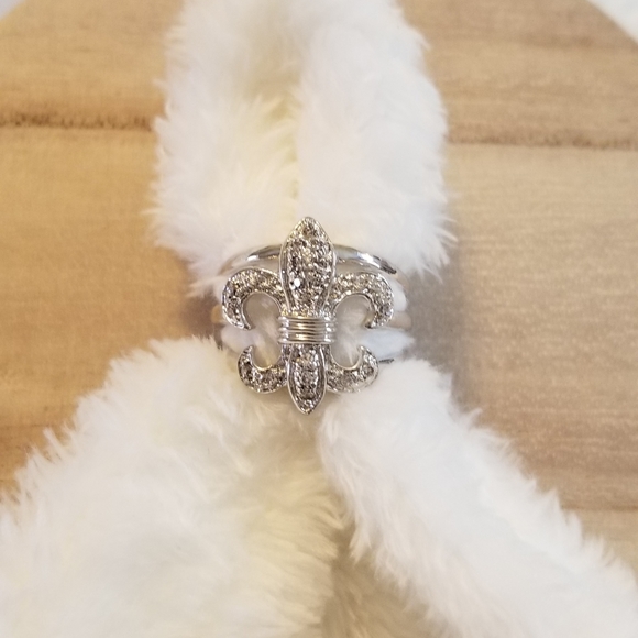 Jewelry - White cz fleur de lis ring